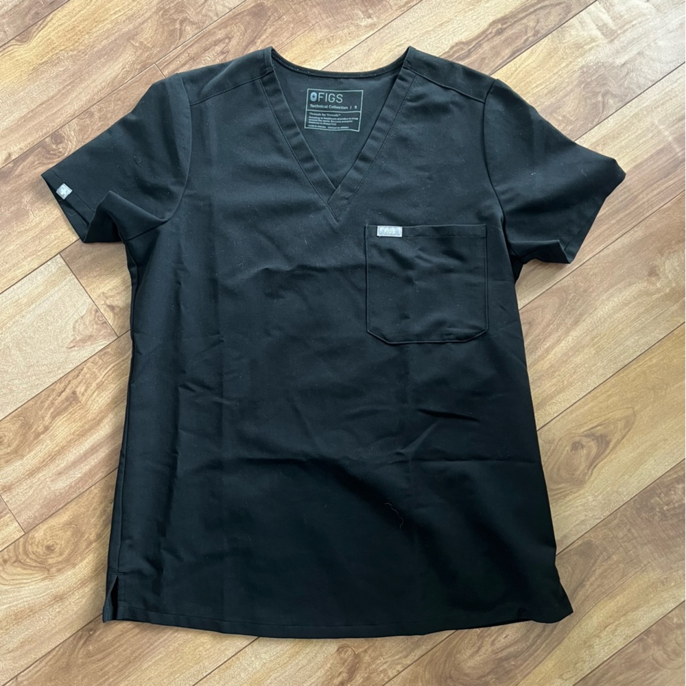 FIGS Catarina One-Pocket Scrub Top